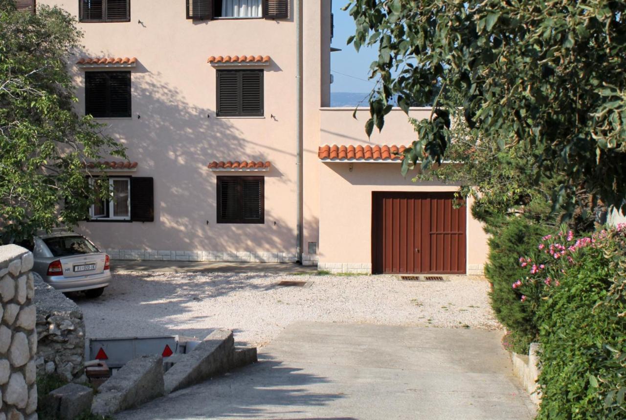 Apartments With A Parking Space Novi Vinodolski - 5587 Exterior photo