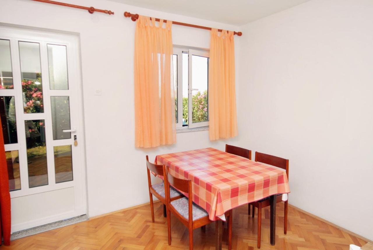 Apartments With A Parking Space Novi Vinodolski - 5587 Exterior photo
